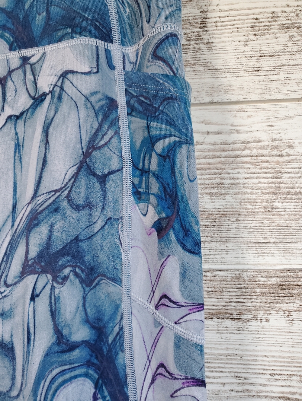 Victoria's Secret On Point Flow 7/8 Leggings Blue Marble 23" Inseam - Picture 8 of 8